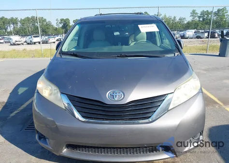 2011 Toyota Sienna Le z USA, uszkodzony, nr VIN 5TDJK3DC5BS019471